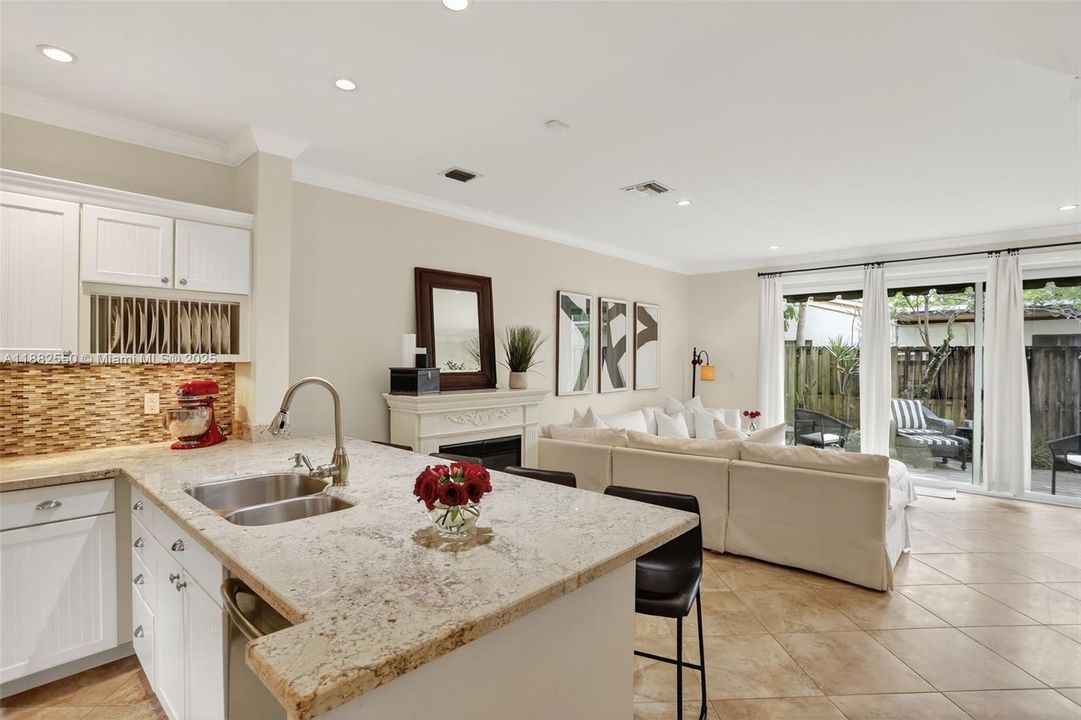 Activo con contrato: $549,900 (2 camas, 2 baños, 1210 Pies cuadrados)