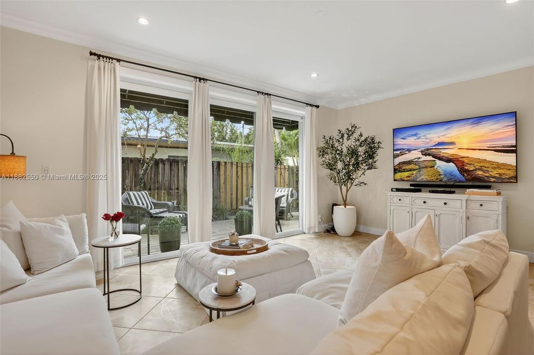 Activo con contrato: $549,900 (2 camas, 2 baños, 1210 Pies cuadrados)