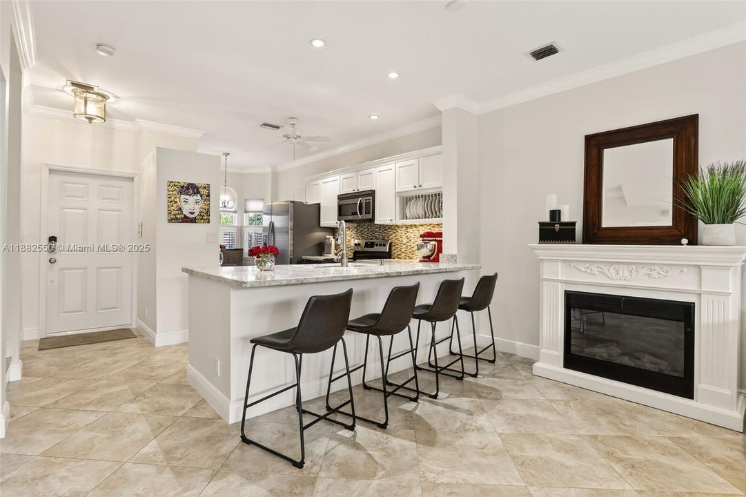 Activo con contrato: $549,900 (2 camas, 2 baños, 1210 Pies cuadrados)