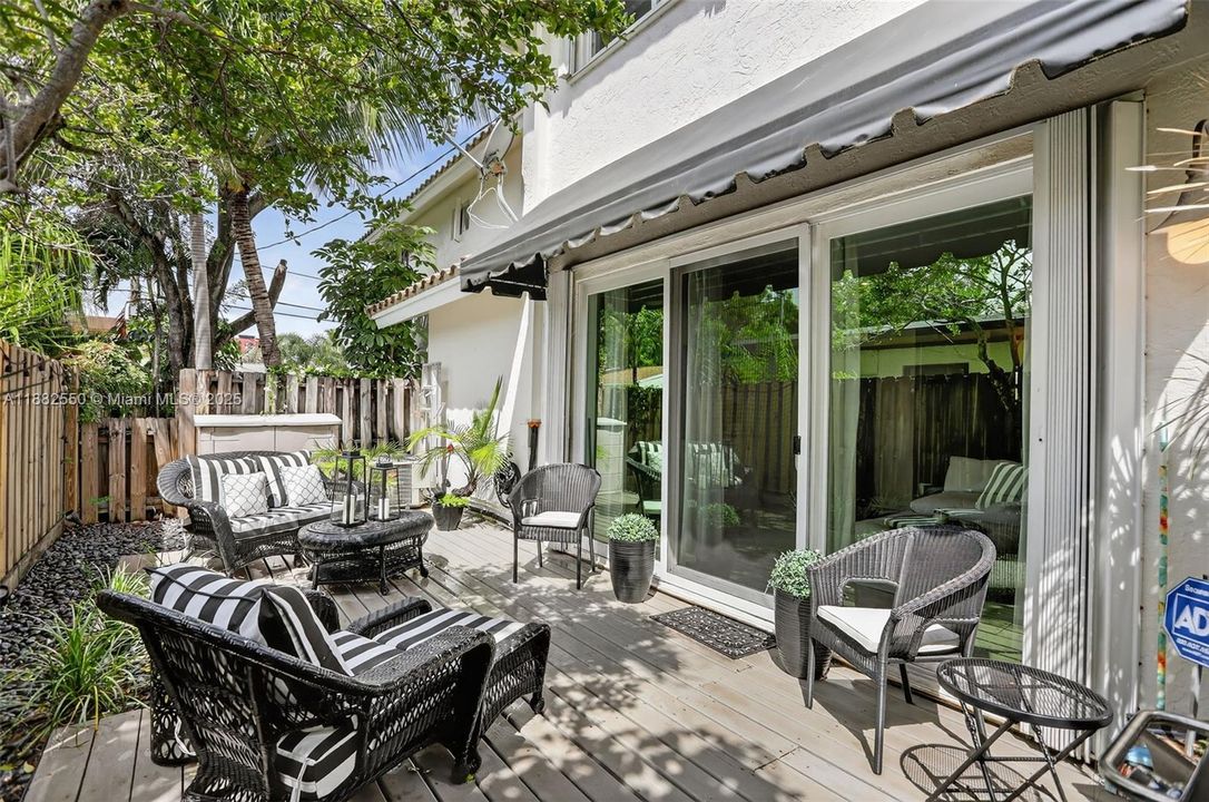 Activo con contrato: $549,900 (2 camas, 2 baños, 1210 Pies cuadrados)