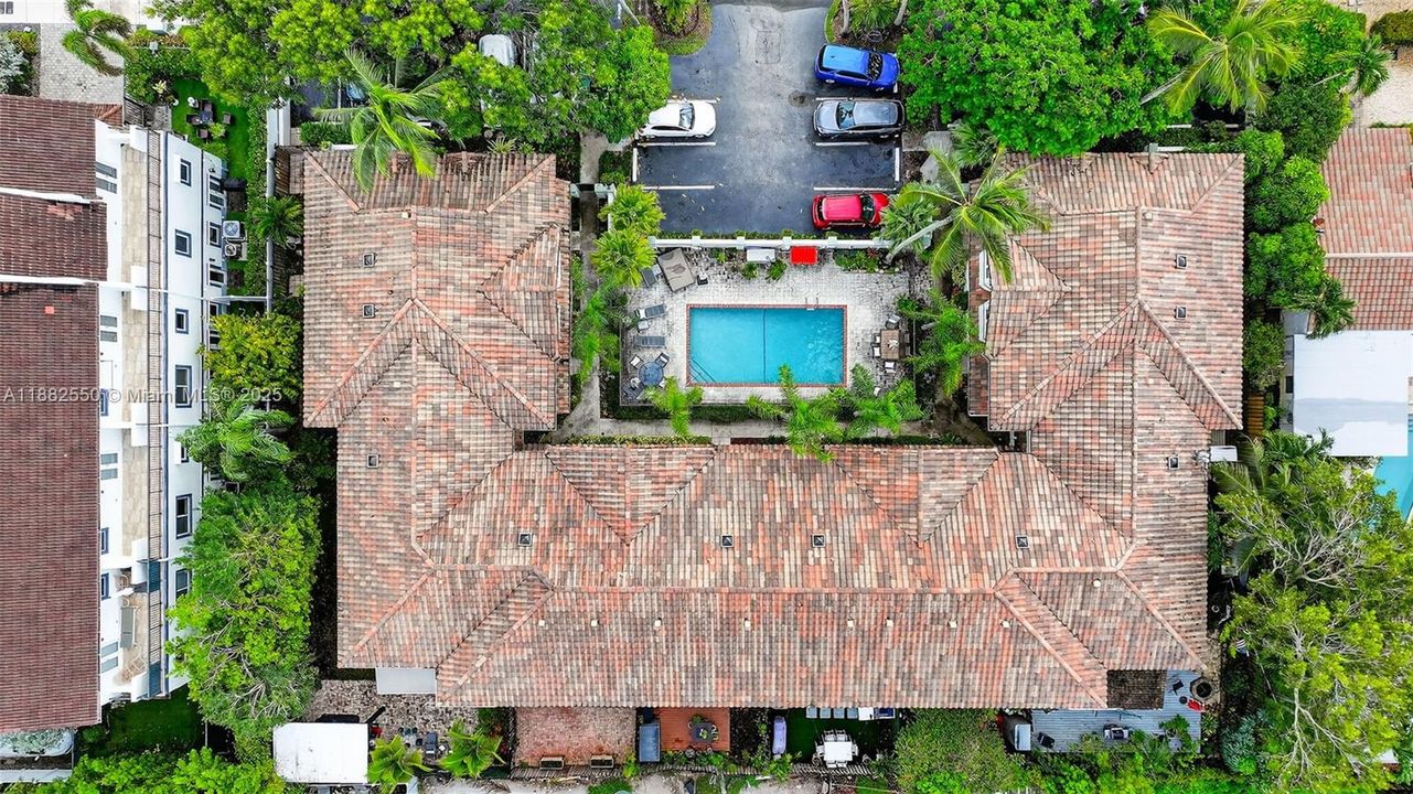 Activo con contrato: $549,900 (2 camas, 2 baños, 1210 Pies cuadrados)