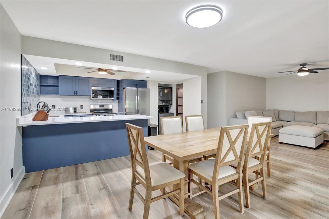 Activo con contrato: $459,000 (2 camas, 2 baños, 1266 Pies cuadrados)