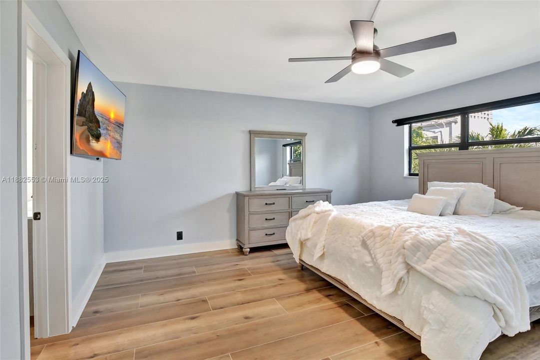 Activo con contrato: $459,000 (2 camas, 2 baños, 1266 Pies cuadrados)