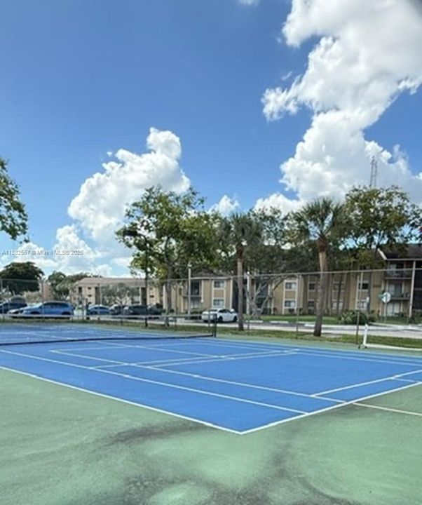 Activo con contrato: $2,200 (2 camas, 2 baños, 1016 Pies cuadrados)