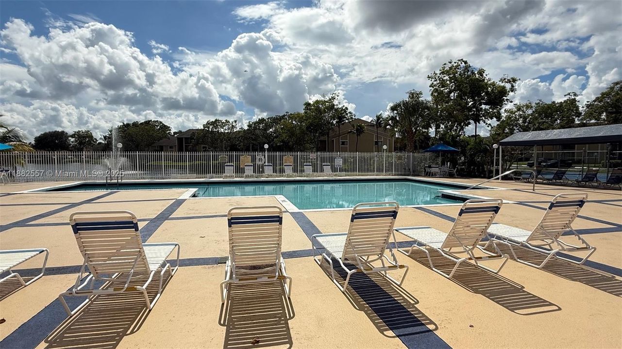 Activo con contrato: $2,200 (2 camas, 2 baños, 1016 Pies cuadrados)