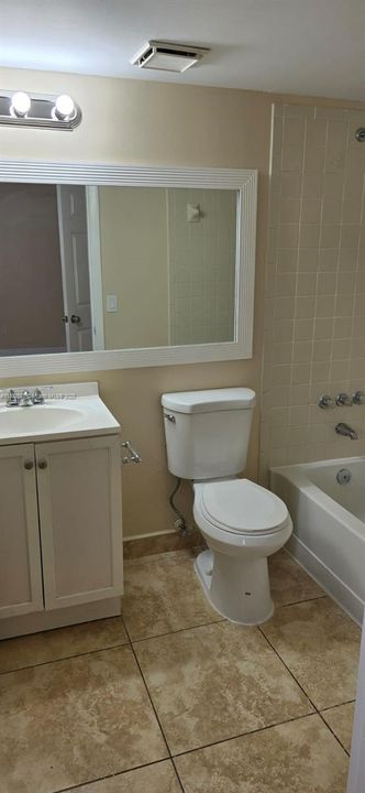 Activo con contrato: $2,200 (2 camas, 2 baños, 1016 Pies cuadrados)