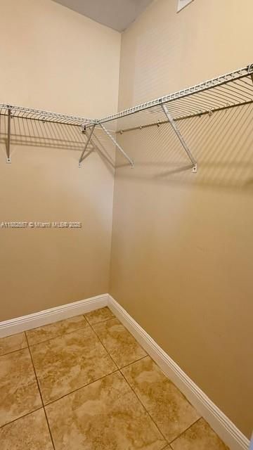 Activo con contrato: $2,200 (2 camas, 2 baños, 1016 Pies cuadrados)