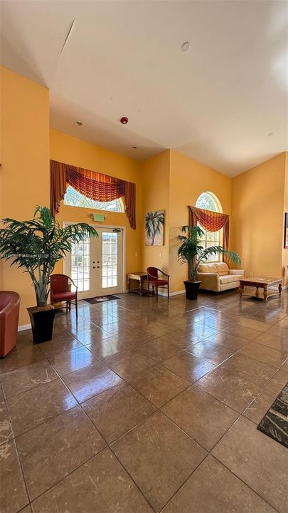 Activo con contrato: $2,200 (2 camas, 2 baños, 1016 Pies cuadrados)