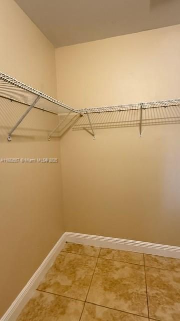 Activo con contrato: $2,200 (2 camas, 2 baños, 1016 Pies cuadrados)