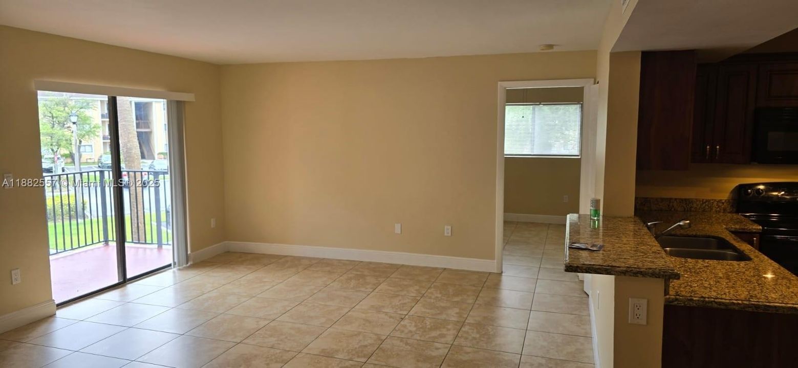 Activo con contrato: $2,200 (2 camas, 2 baños, 1016 Pies cuadrados)