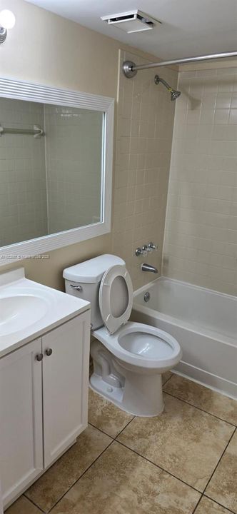 Activo con contrato: $2,200 (2 camas, 2 baños, 1016 Pies cuadrados)