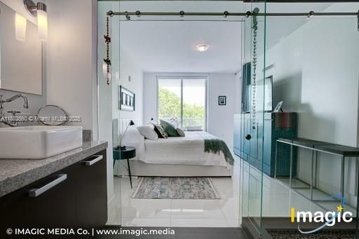 For Sale: $620,000 (2 beds, 2 baths, 896 Square Feet)