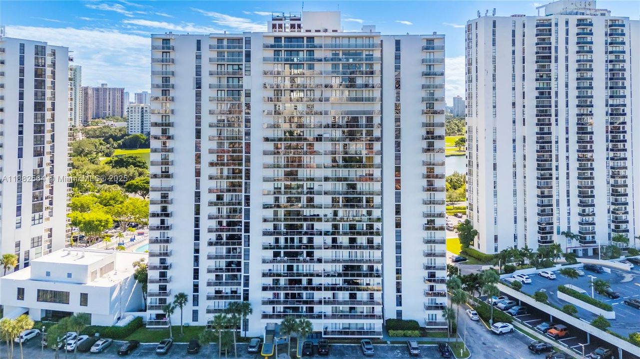 For Rent: $3,600 (2 beds, 2 baths, 1068 Square Feet)