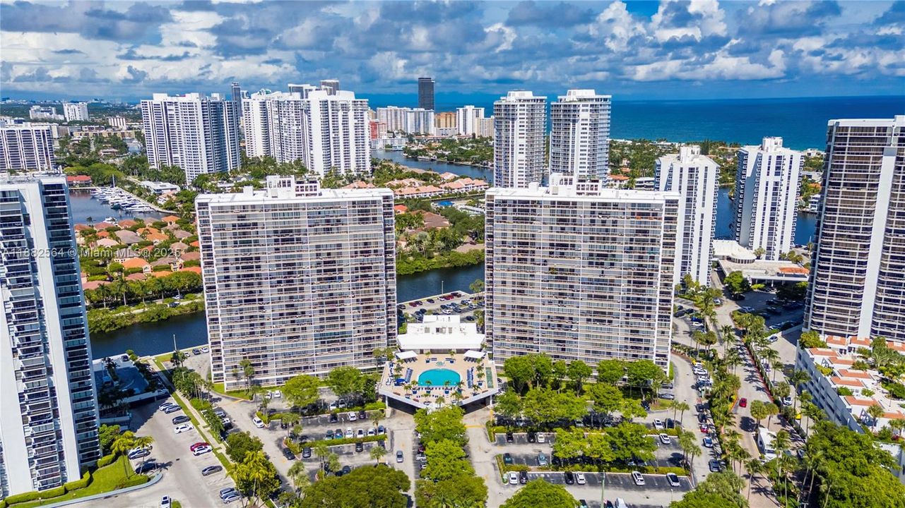 For Rent: $3,600 (2 beds, 2 baths, 1068 Square Feet)