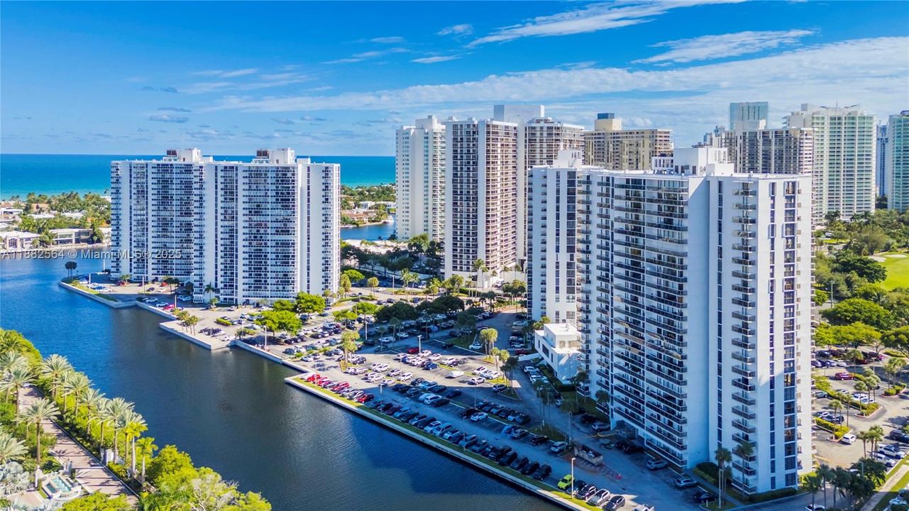 For Rent: $3,600 (2 beds, 2 baths, 1068 Square Feet)