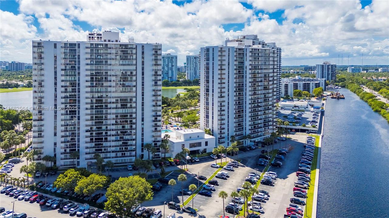 For Rent: $3,600 (2 beds, 2 baths, 1068 Square Feet)