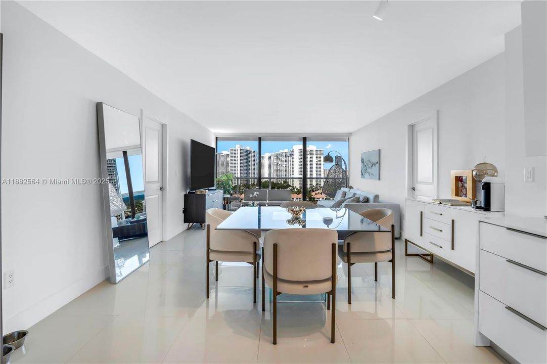 For Rent: $3,600 (2 beds, 2 baths, 1068 Square Feet)