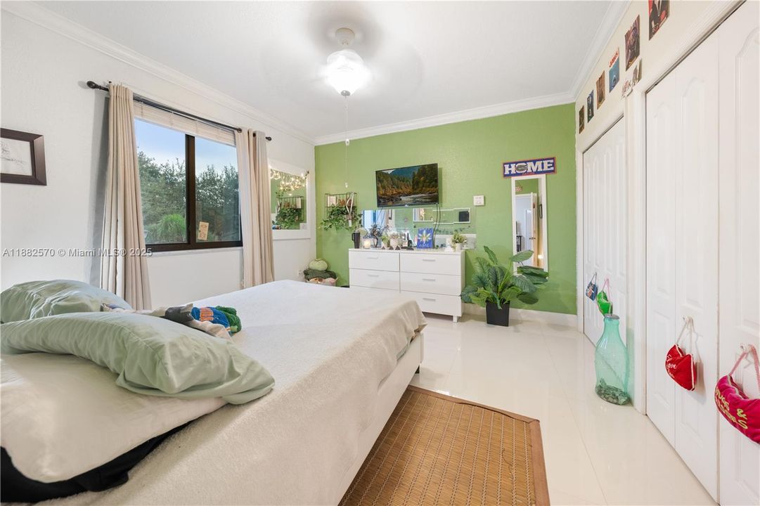 Под контрактом: $1,350,000 (5 спален, 3 ванн, 3392 Квадратных фут)