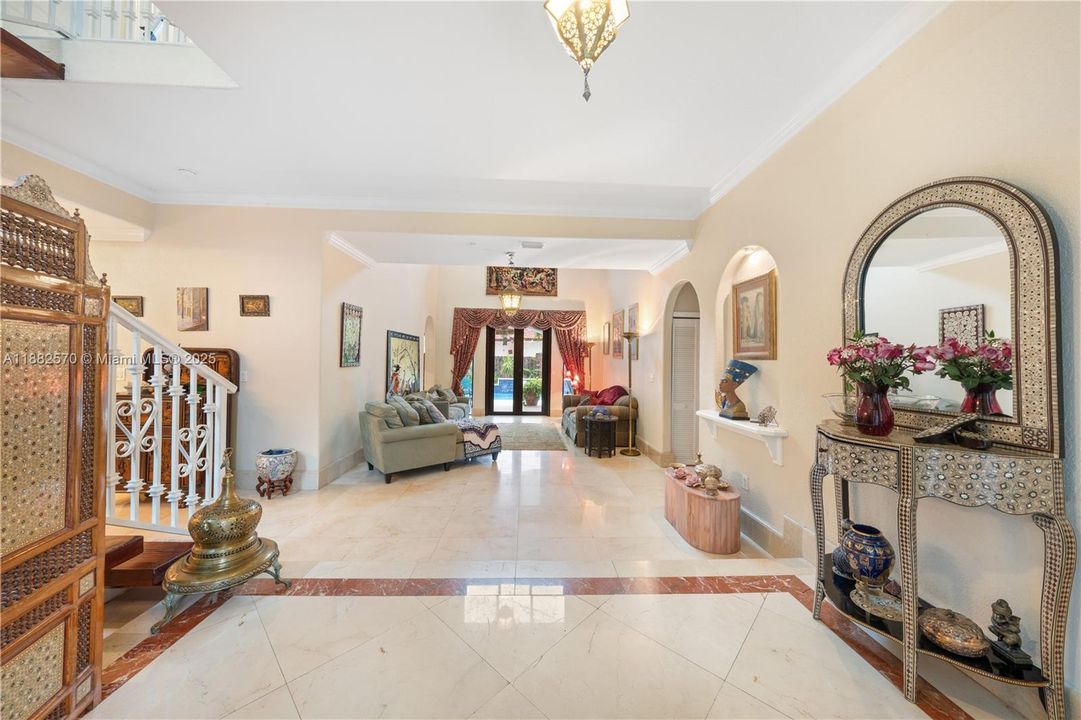 Под контрактом: $1,350,000 (5 спален, 3 ванн, 3392 Квадратных фут)