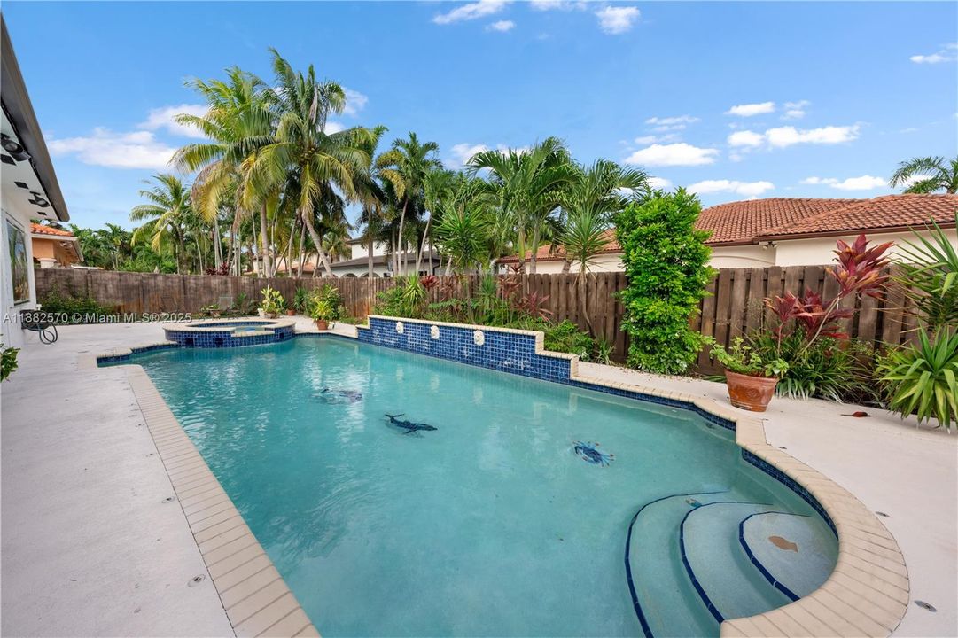 Под контрактом: $1,350,000 (5 спален, 3 ванн, 3392 Квадратных фут)