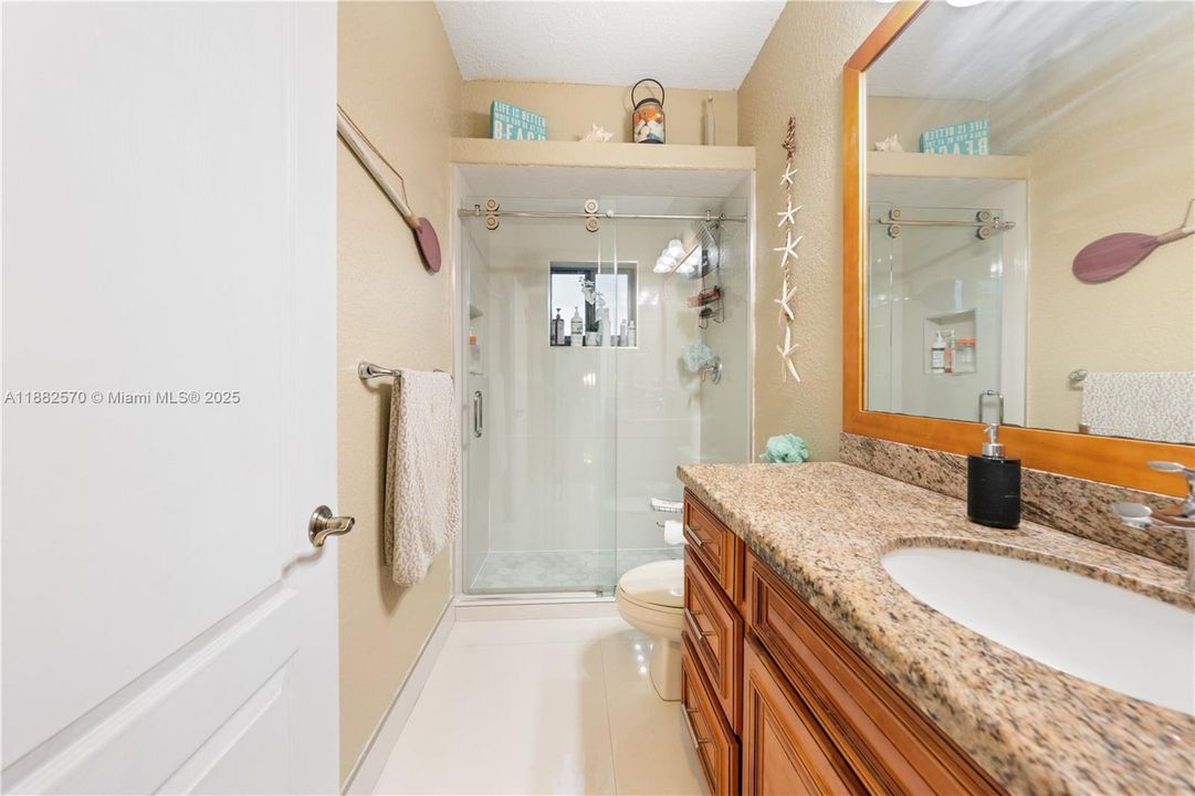 Под контрактом: $1,350,000 (5 спален, 3 ванн, 3392 Квадратных фут)