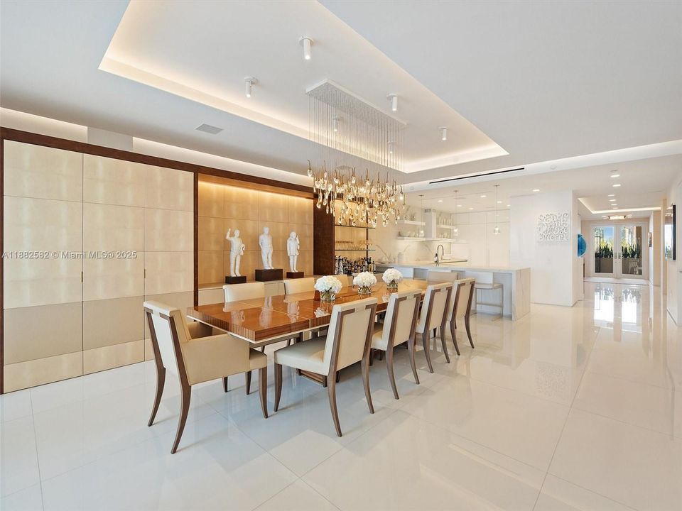 待售: $8,750,000 (3 贝兹, 3 浴室, 3028 平方英尺)