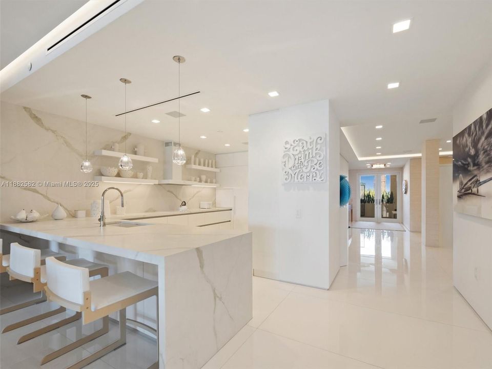 待售: $8,750,000 (3 贝兹, 3 浴室, 3028 平方英尺)