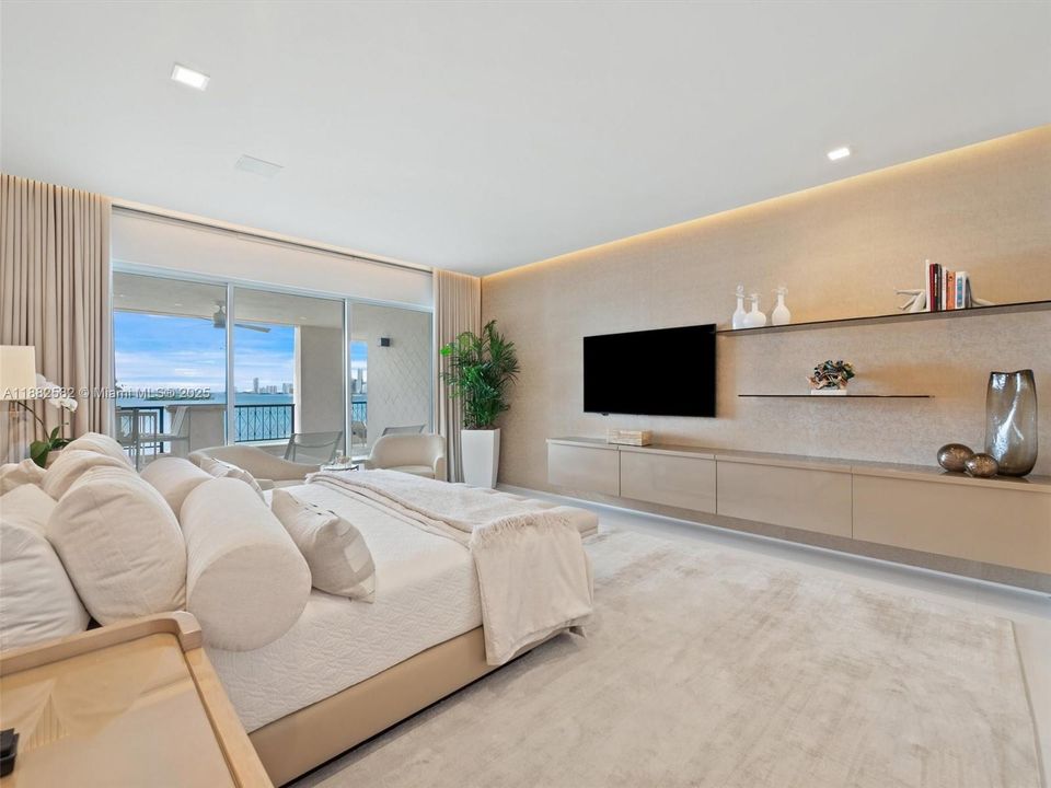 待售: $8,750,000 (3 贝兹, 3 浴室, 3028 平方英尺)