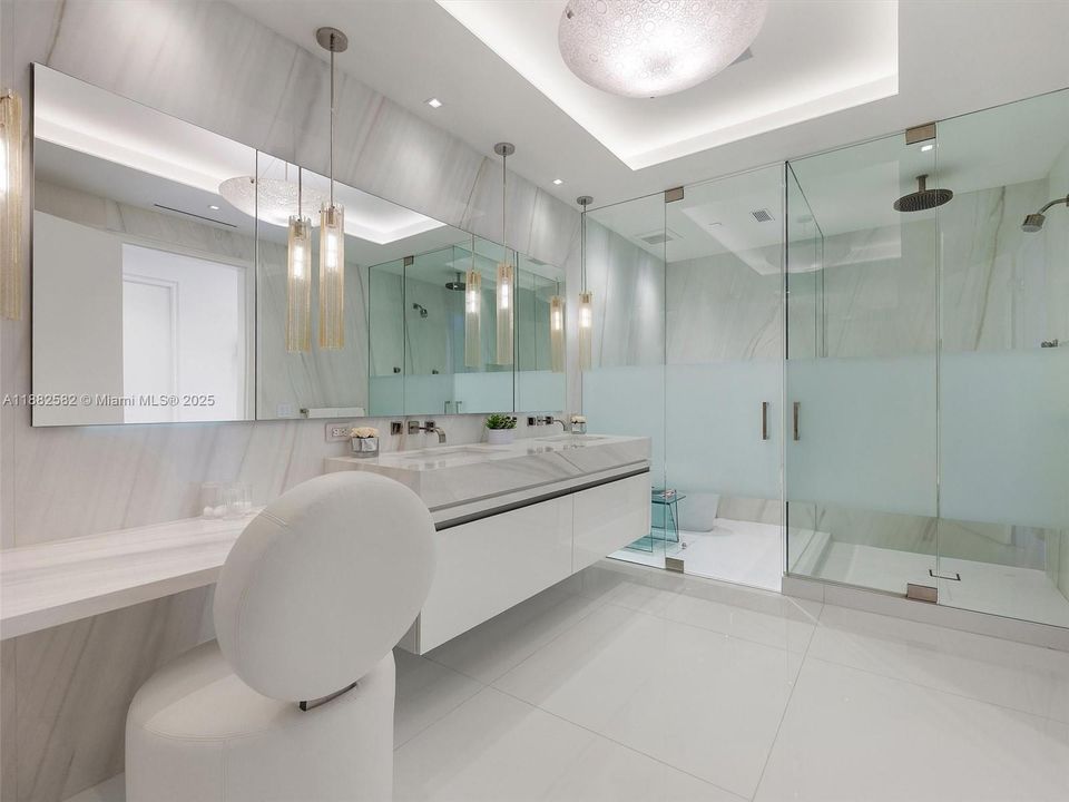 待售: $8,750,000 (3 贝兹, 3 浴室, 3028 平方英尺)