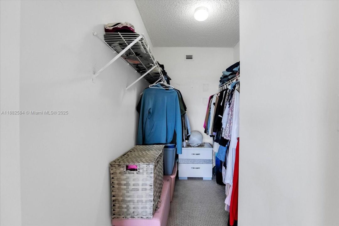 待售: $775,000 (2 贝兹, 2 浴室, 1078 平方英尺)