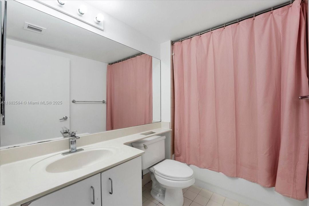 待售: $775,000 (2 贝兹, 2 浴室, 1078 平方英尺)