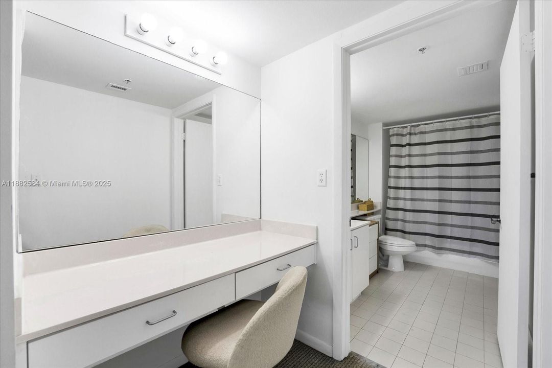 待售: $775,000 (2 贝兹, 2 浴室, 1078 平方英尺)