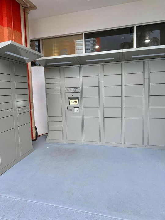 Active With Contract: $175,000 (1 beds, 2 baths, 861 Square Feet)