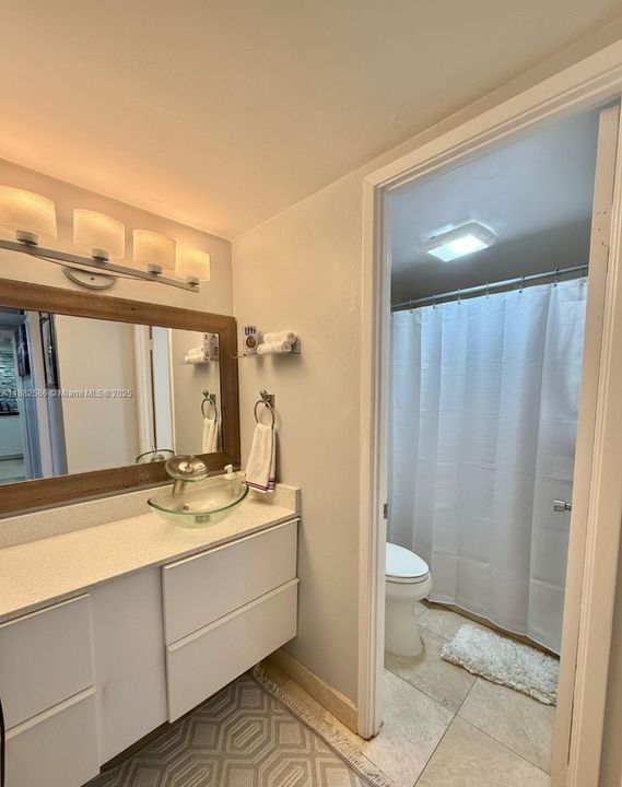 Active With Contract: $175,000 (1 beds, 2 baths, 861 Square Feet)