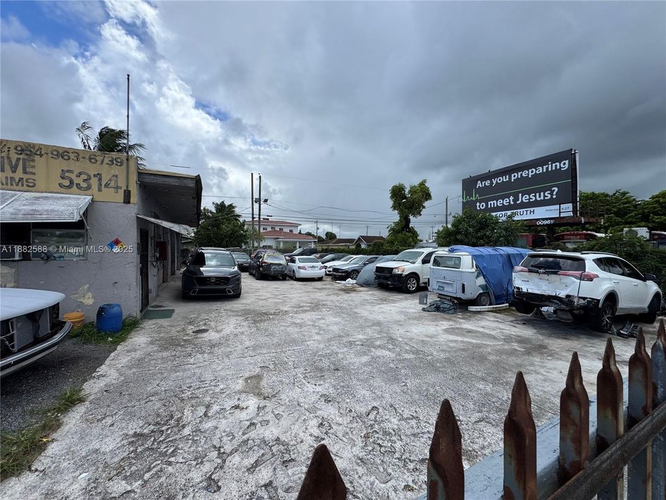 На продажу: $974,998 (0 спален, 0 ванн, 0 Квадратных фут)