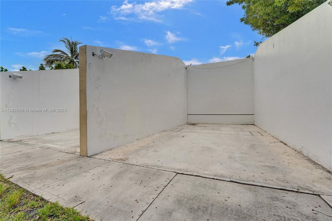 Recientemente alquilado: $4,200 (4 camas, 2 baños, 1873 Pies cuadrados)