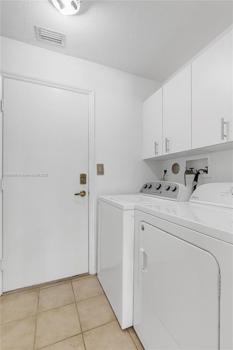 Recientemente alquilado: $4,200 (4 camas, 2 baños, 1873 Pies cuadrados)