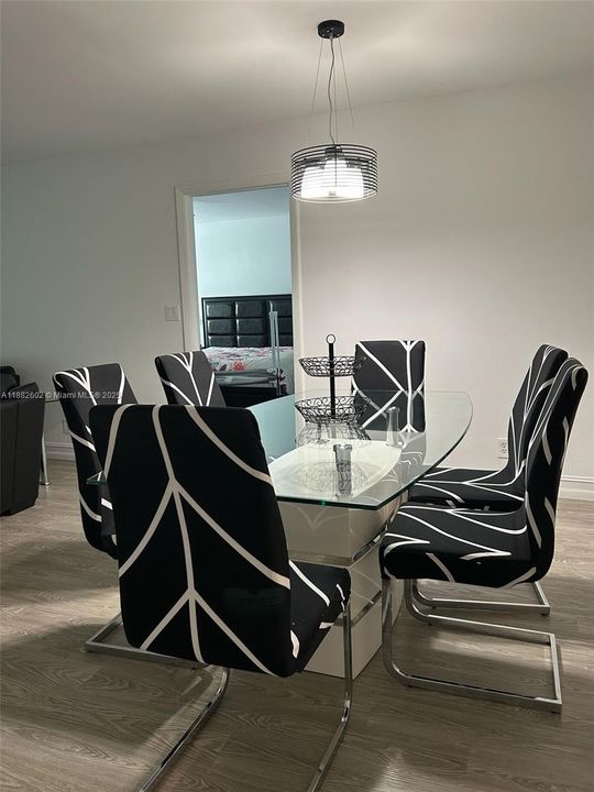 Active With Contract: $2,550 (2 beds, 2 baths, 1106 Square Feet)