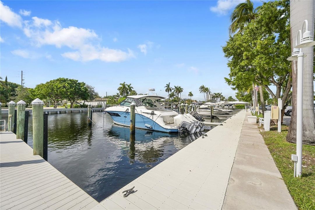 待售: $724,900 (2 贝兹, 2 浴室, 1711 平方英尺)