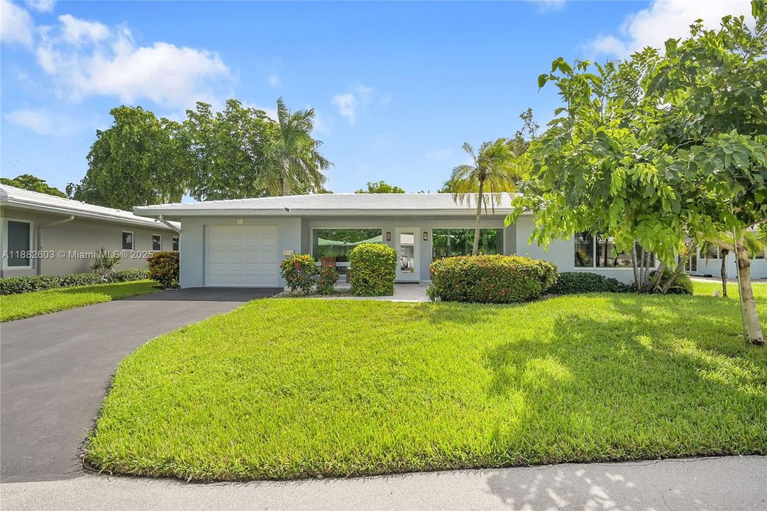 待售: $724,900 (2 贝兹, 2 浴室, 1711 平方英尺)