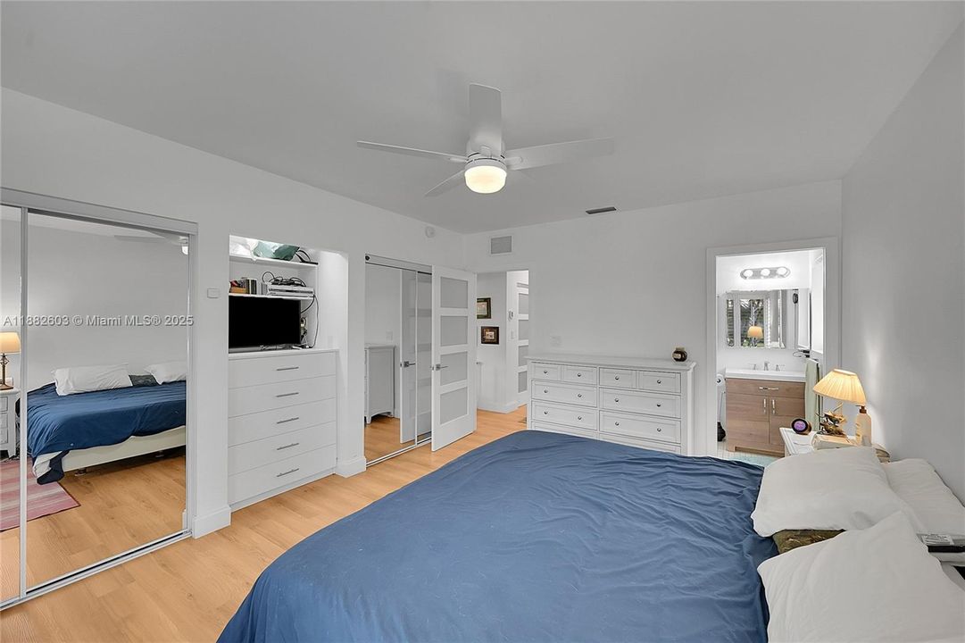 待售: $724,900 (2 贝兹, 2 浴室, 1711 平方英尺)