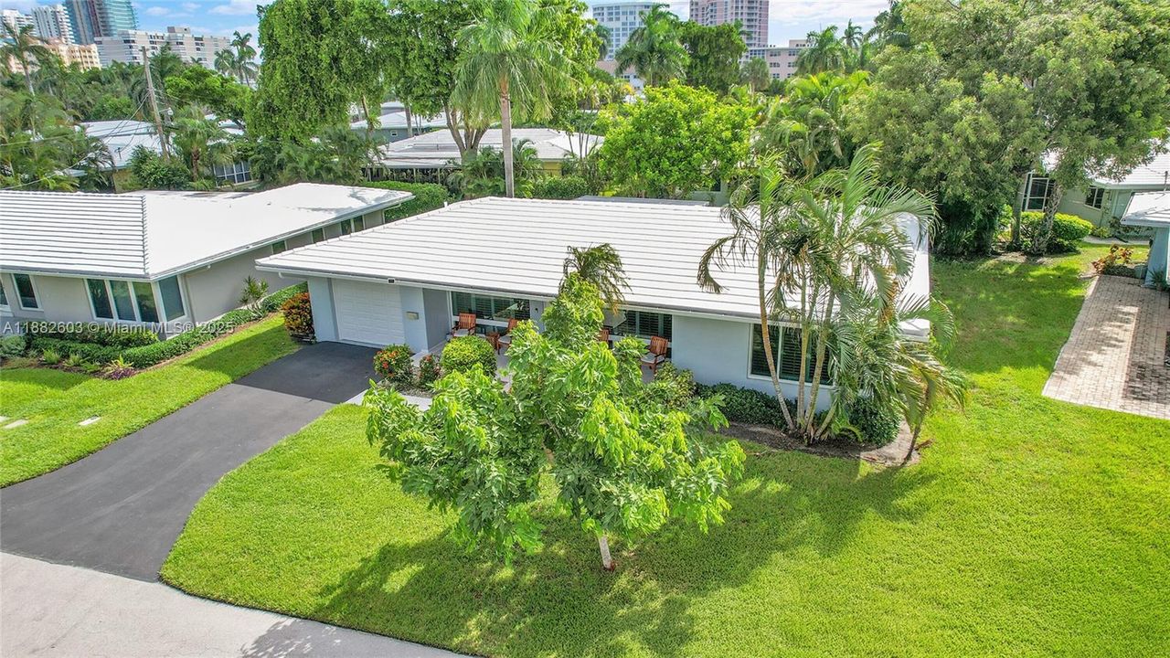 待售: $724,900 (2 贝兹, 2 浴室, 1711 平方英尺)