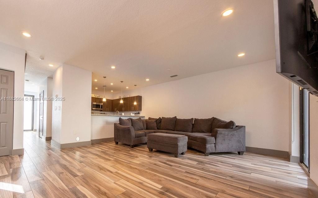 For Sale: $406,000 (3 beds, 2 baths, 1458 Square Feet)