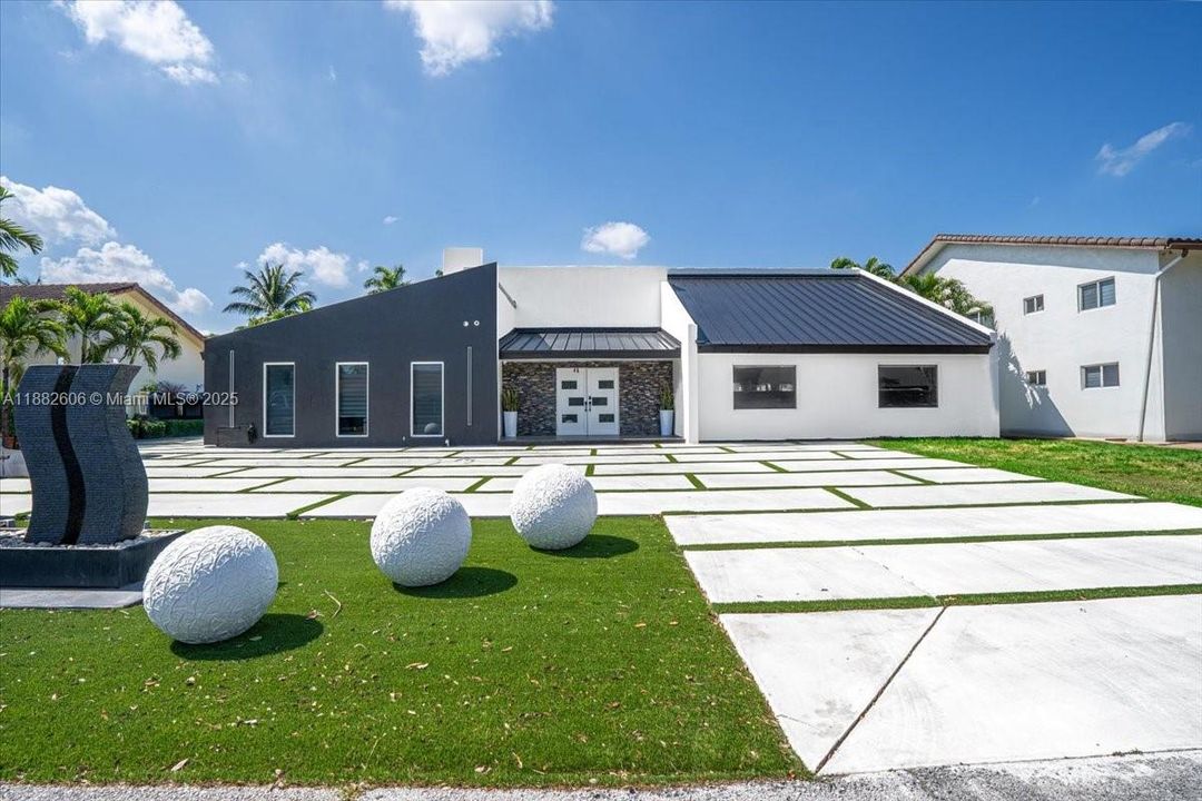 Недавно продано: $1,450,000 (4 спален, 3 ванн, 2863 Квадратных фут)