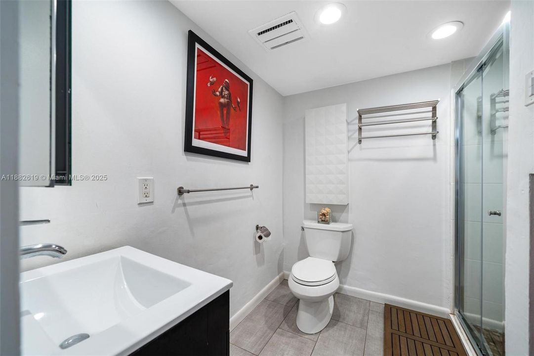 Под контрактом: $1,975,000 (3 спален, 2 ванн, 1734 Квадратных фут)