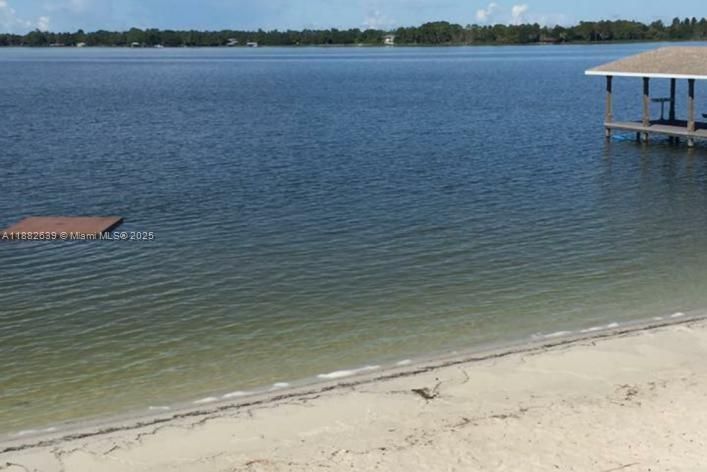 待售: $19,900 (0.25 acres)