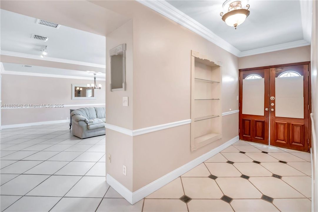 Vendido Recientemente: $1,600,000 (3 camas, 3 baños, 2556 Pies cuadrados)