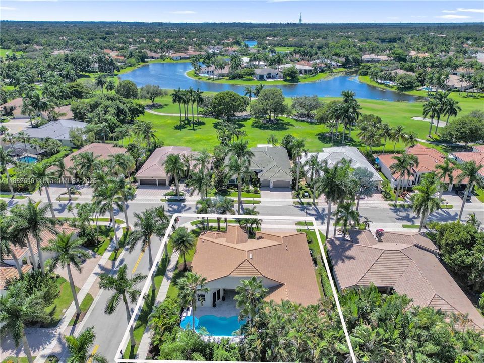 Недавно продано: $1,599,000 (5 спален, 4 ванн, 3437 Квадратных фут)