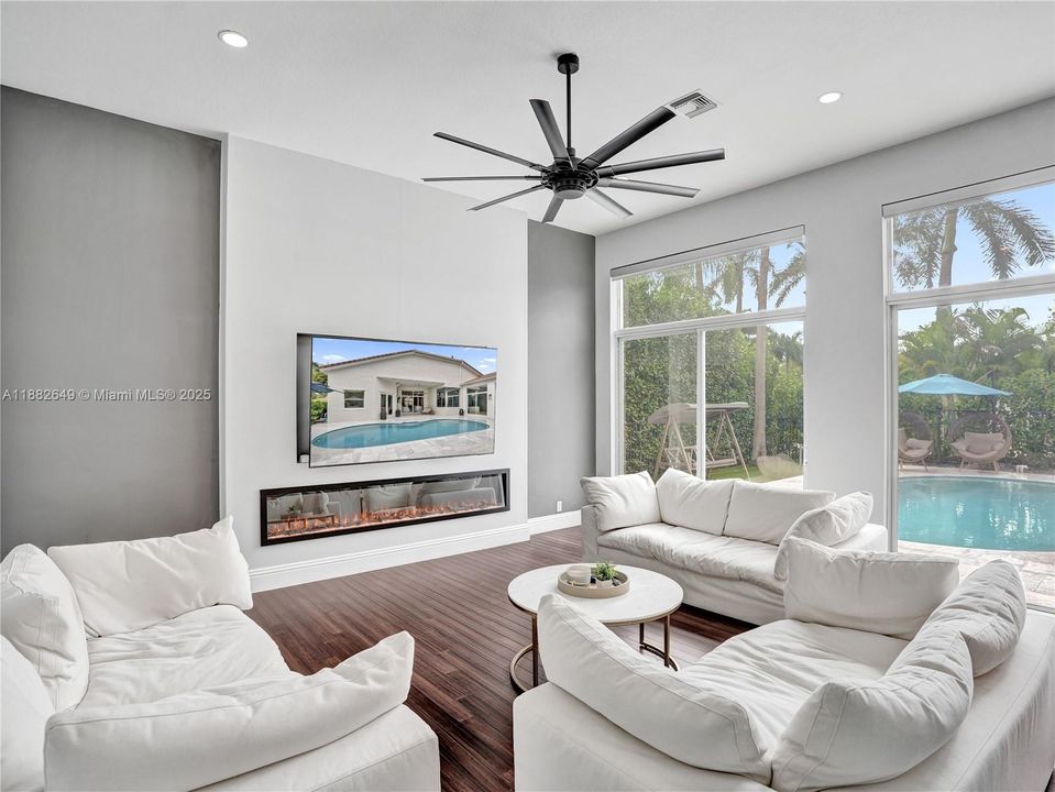 Недавно продано: $1,599,000 (5 спален, 4 ванн, 3437 Квадратных фут)