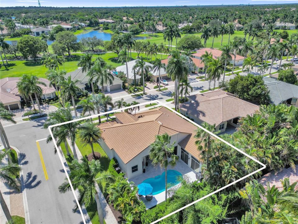 Недавно продано: $1,599,000 (5 спален, 4 ванн, 3437 Квадратных фут)